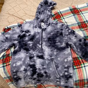 Tie dye hoodie with half zip zipper